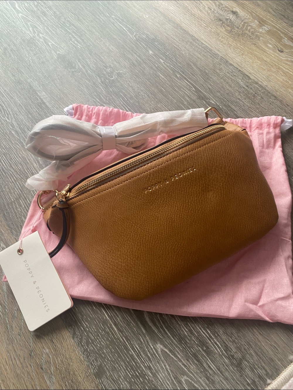 NWT Poppy & Peonies camel sidekick Bag